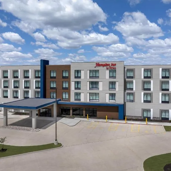 Hampton Inn By Hilton East Peoria,位于West Peoria的酒店