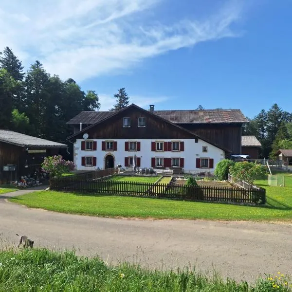 Chambres d'hôtes Les Fontaines，位于Tramelan的酒店
