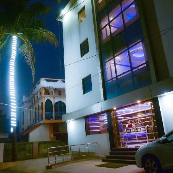 Hotel S G International，位于Kenduadīh的酒店
