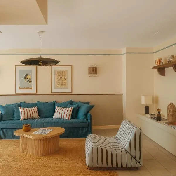 Hotel Coeur Marin，位于莱萨布勒-多洛讷的酒店