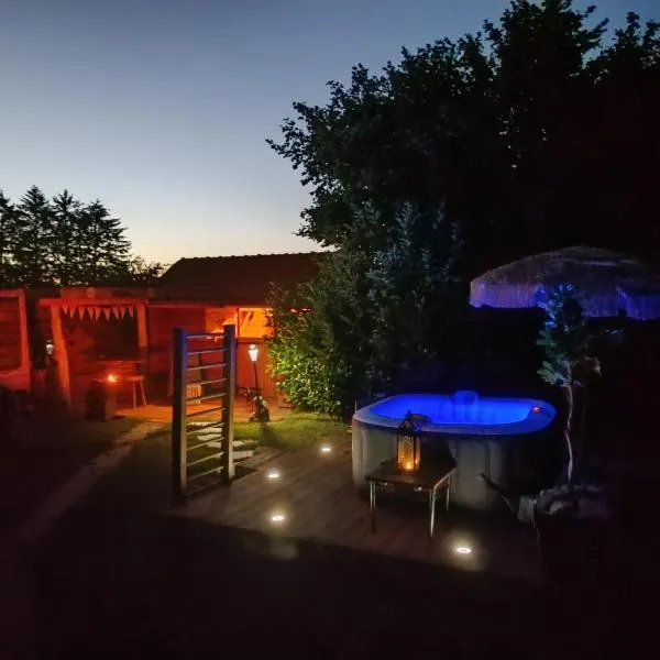 Ptit Ranch "Ô Rêves Atypiques" spa privatif，位于Boucé的酒店