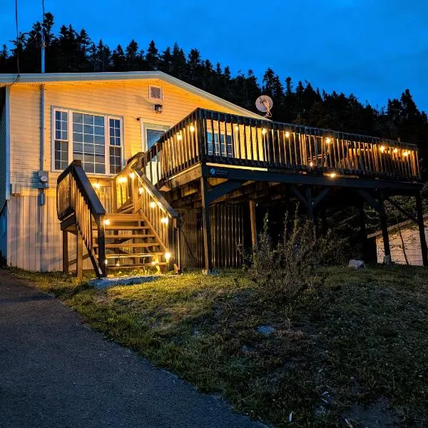 Finnegan's Cottage，位于Placentia的酒店