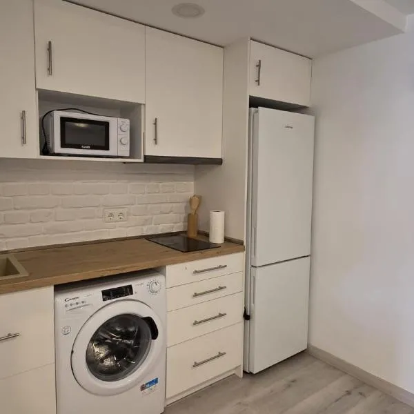 Siesta 7 Apartamento en Bungalow-1ª Línea Oropesa，位于奥罗佩萨德尔马的酒店