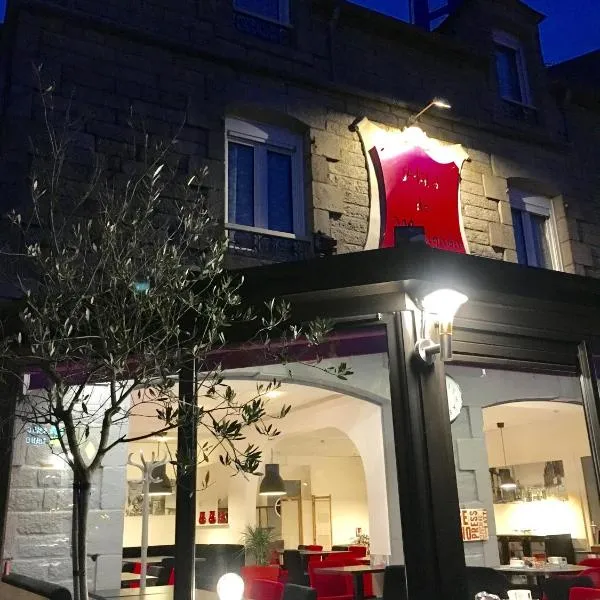 Hôtel de Matignon Restaurant Le EmLo，位于Plurien的酒店