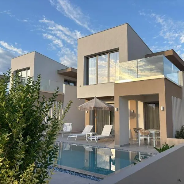 Calm Luxury Villas，位于利迈纳里亚的酒店