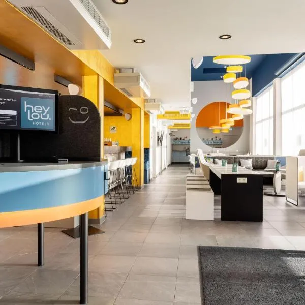 Hey Lou Hotel Nördlingen，位于诺德林根的酒店