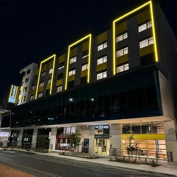 The 233 Suites Unscripted By Hyatt，位于梅萨的酒店