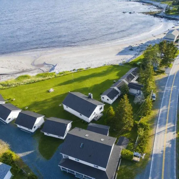 Hunts Point 2-BR Coastal Retreat - Cottage # 4,位于Summerville Centre的酒店