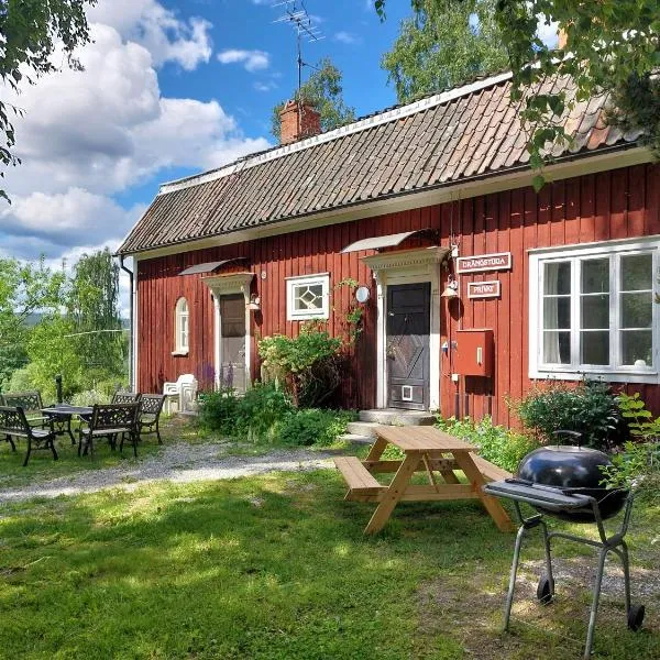 Cottage Lake view Dalarna - Tolvsbo,位于Söderbärke的酒店