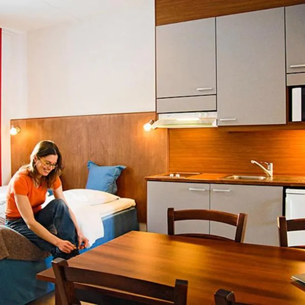 奥拉维公寓酒店，位于Oravi的酒店