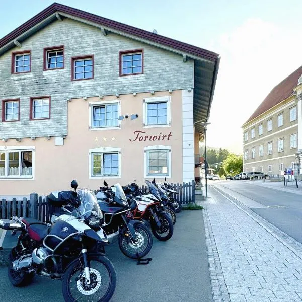 Gasthof Torwirt，位于圣兰布雷希特的酒店