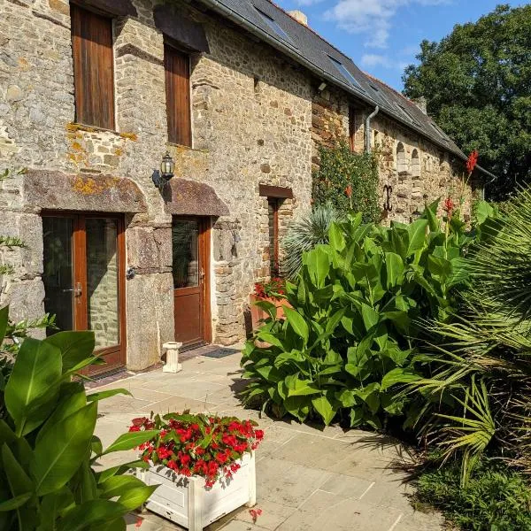 Chambre d'hote Longere du pays rennais avec piscine extérieure，位于Guichen的酒店