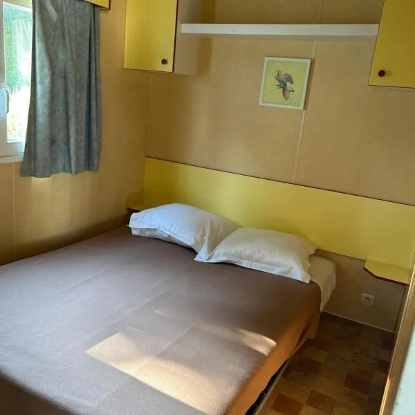 Mobilhome 2 chambres,位于萨韦奈的酒店