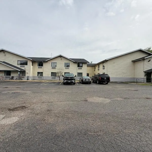 Coldwater Inn & Suites near I 69，位于科尔德沃特的酒店