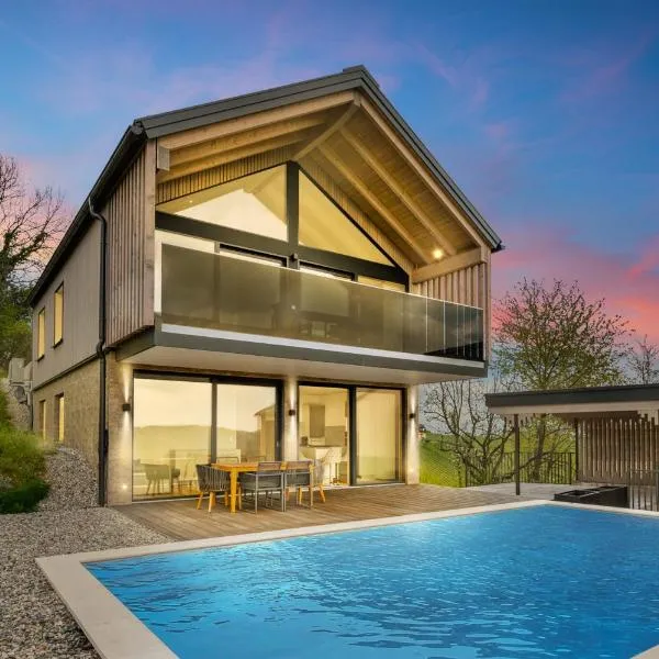 Luxus Chalet Max mit Poolnutzung，位于韦因道旁格兰茨的酒店