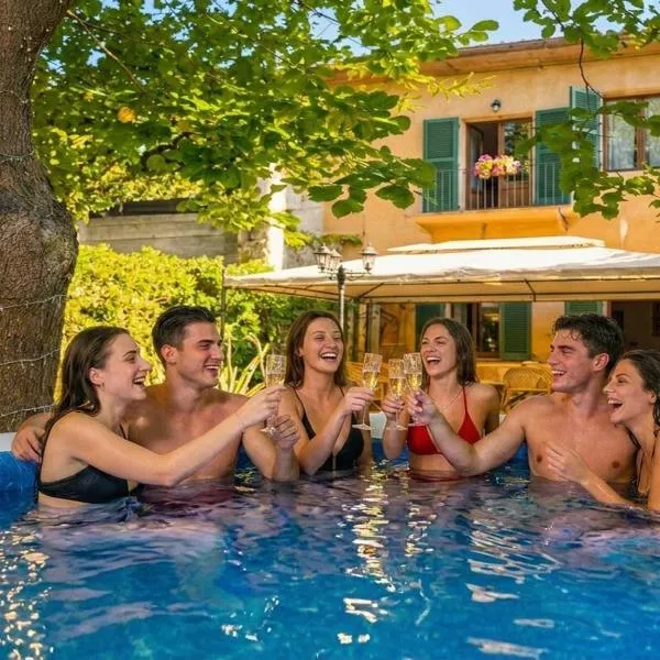 Villa Leonardo House Pisa Secret Garden，位于比萨的酒店