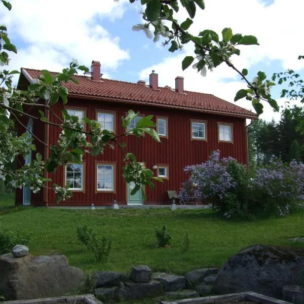 Allsta Gård Kretsloppshuset B&B，位于Långsjön的酒店