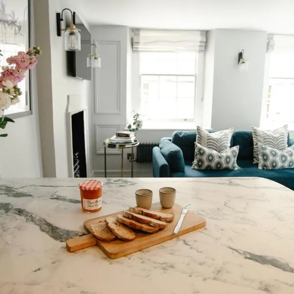 Luxury Georgian Townhouse Theatre Royal Sleeps 4,位于巴斯的酒店