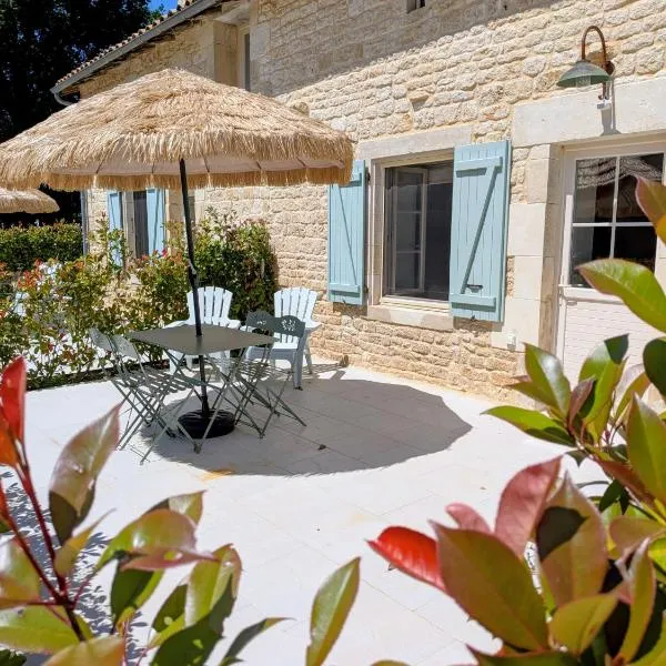 Chambres d'hôtes climatisées Au Petit Bonheur，位于Lorigné的酒店