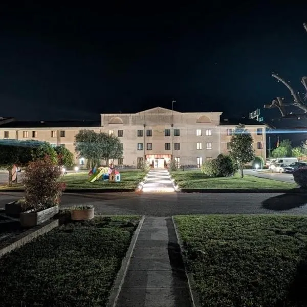UNA HOTELS Occhiobello，位于奥基奥贝洛的酒店