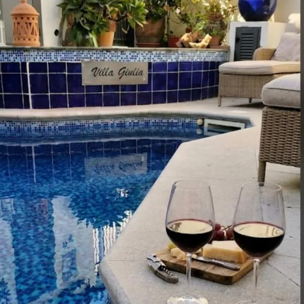 Villa Giulia - Vesuvio Guest House Pompei Sorrento，位于博斯科特雷卡塞的酒店