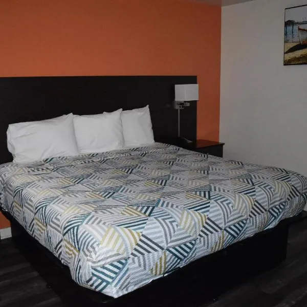 PLYMOUTH MOTOR LODGE，位于Terryville的酒店