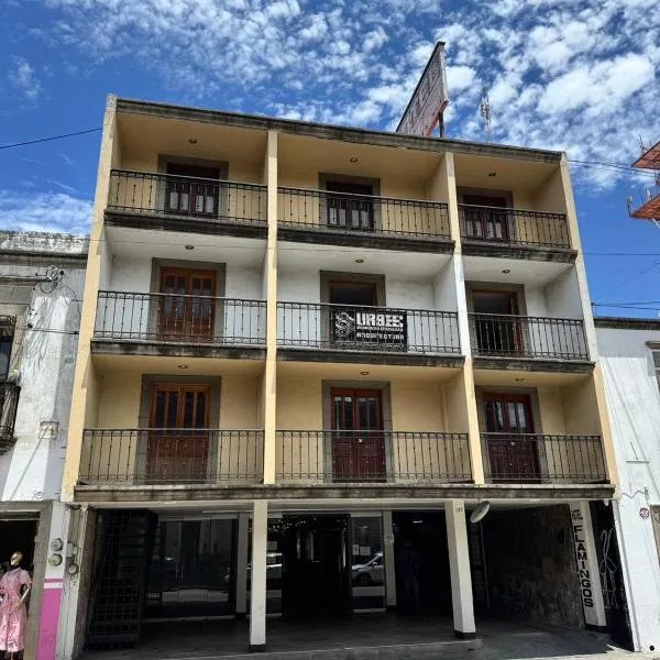 HOTEL FLAMINGOS DE CIUDAD GUZMAN，位于古斯曼城的酒店