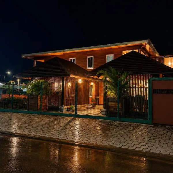 Modern 2 Bedroom Apartment Fast WiFi AC North Paramaribo，位于帕拉马里博的酒店
