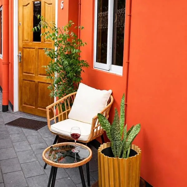 DOLFIJN STUDIOS Comfortable 1BR Apartment Fast WiFi AC North Paramaribo，位于帕拉马里博的酒店