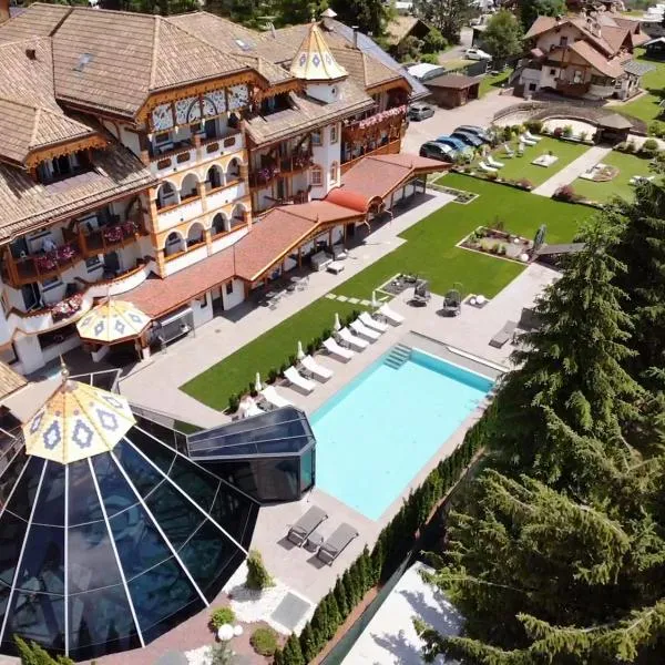 Renè Dolomites Boutique Hotel - Adults Preferred，位于博萨迪法萨的酒店