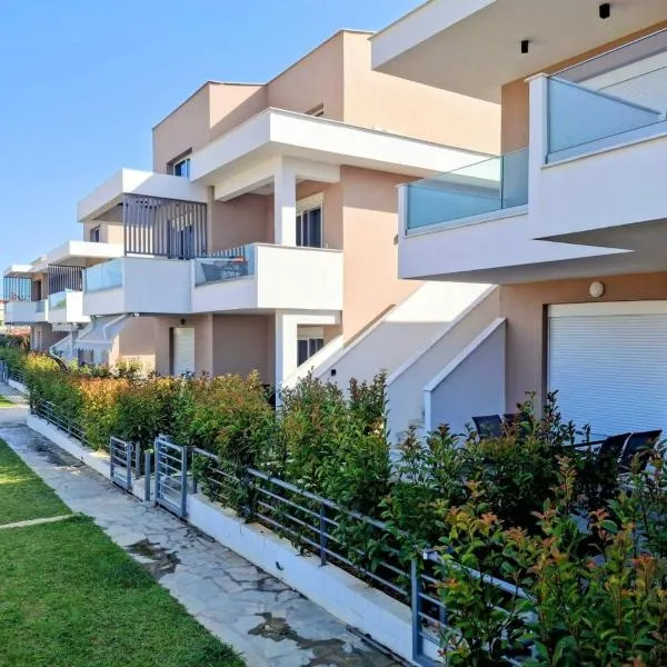 Paralia Ofriniou Iro Residence - Starlink net, Courtyard, Naturally Shaded Terrace, 100m from Beach and Top Taverns，位于奥弗里安的酒店