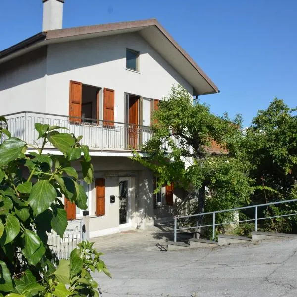 Casa Argi，位于卡梅拉诺的酒店