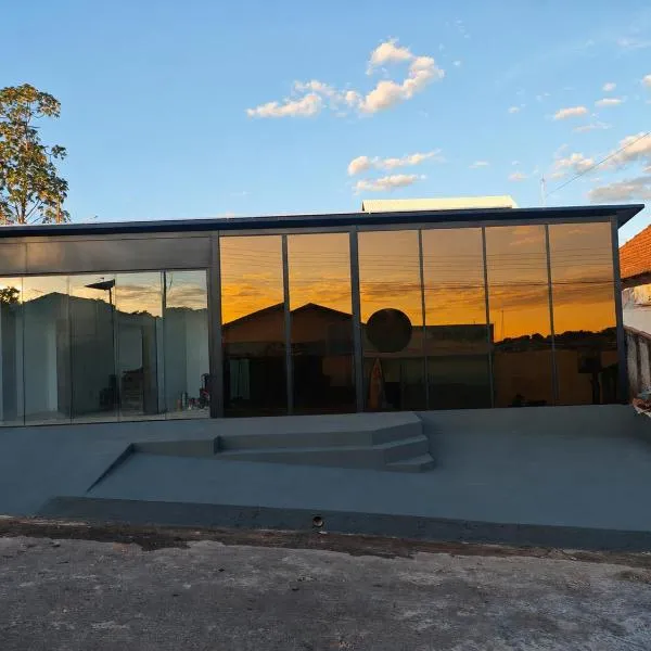 City suítes,位于Diamantino的酒店