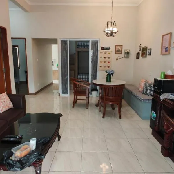 Cottonwood Villa Grandma's 3BR 10pax BBQ Netflix Nintendo，位于伦邦的酒店