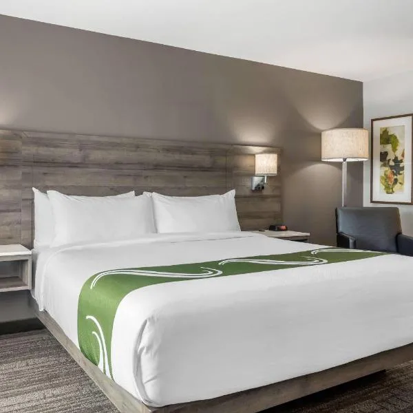 Amsterdam Inn & Suites, an Ascend Collection Hotel，位于弗雷德里克顿的酒店