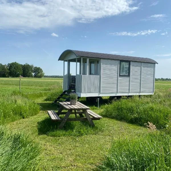 Pipowagen op Camperplaats Vechtdal，位于Nieuwleusen的酒店