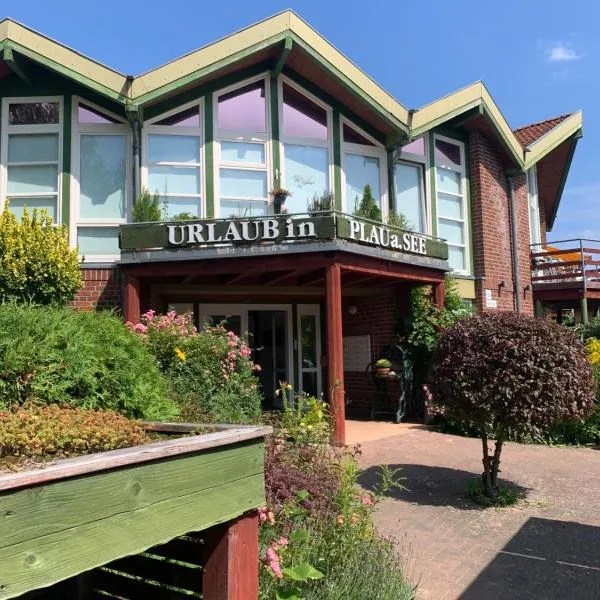Seeglück Plau am See - Modernes Studio mit Balkon nahe See -Altstadt，位于普劳西的酒店