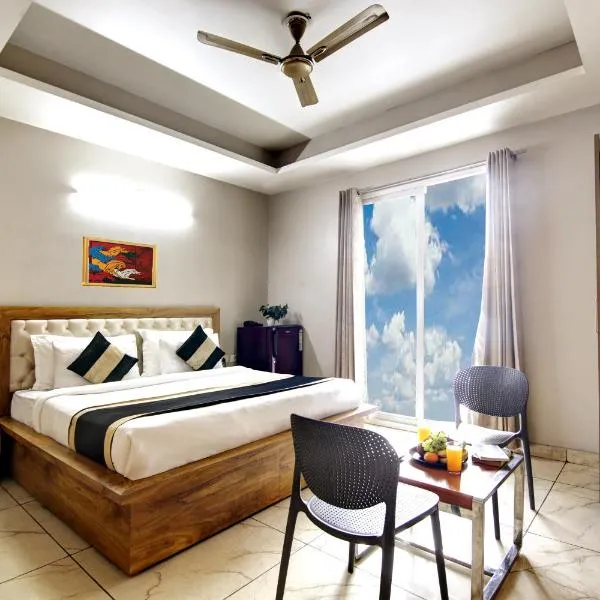 Hotel SV Near Noida Metro Station 52，位于诺伊达的酒店