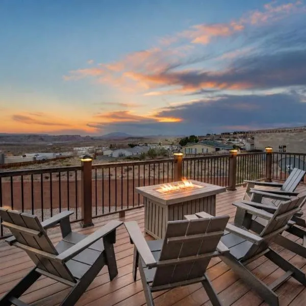 The Hideaway - 50 Mile Views Sleeps 8 Big Garage，位于佩吉的酒店