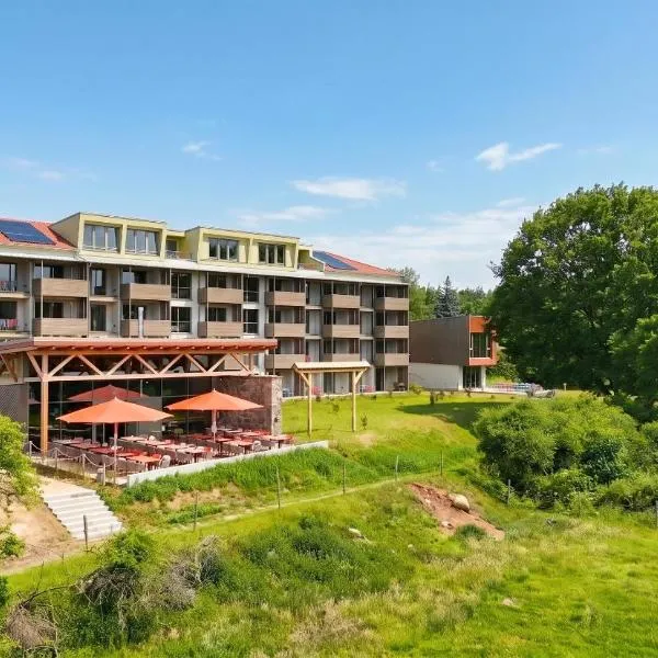SEEZIEGE Uckermark - Ferienwohnungen am Carwitzer See，位于Thomsdorf的酒店