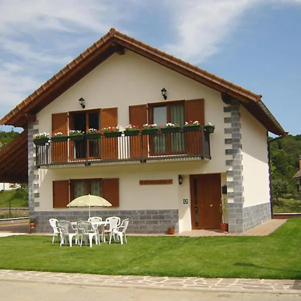 Casa Rural Irugoienea，位于Esnoz的酒店
