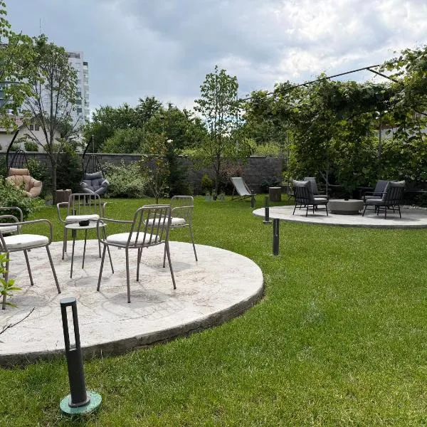 AFI Apartments & Rooms with GARDEN and FREE PARKING, Self check-in，位于苏恰瓦的酒店