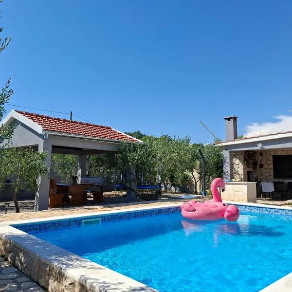 Villa Frane，位于Kneževići的酒店