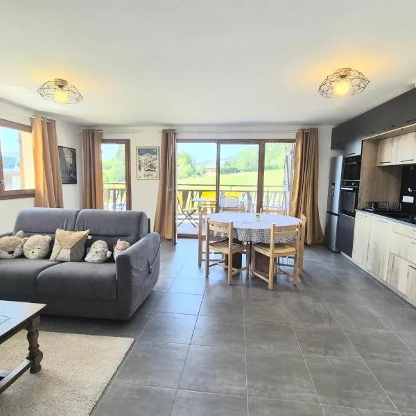Spacieux appartement au pied des pistes，位于拉菲克拉的酒店