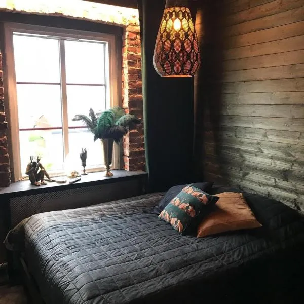 Kronan Bed & Breakfast，位于瓦拉的酒店