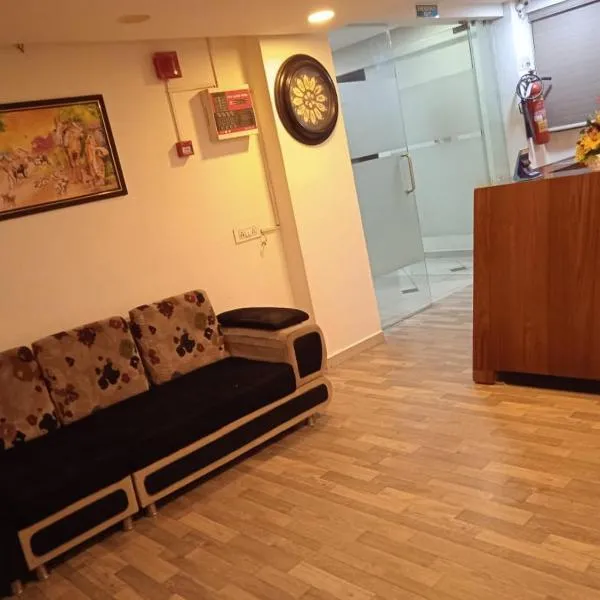 Hotel ShivInn，位于甘地讷格尔的酒店