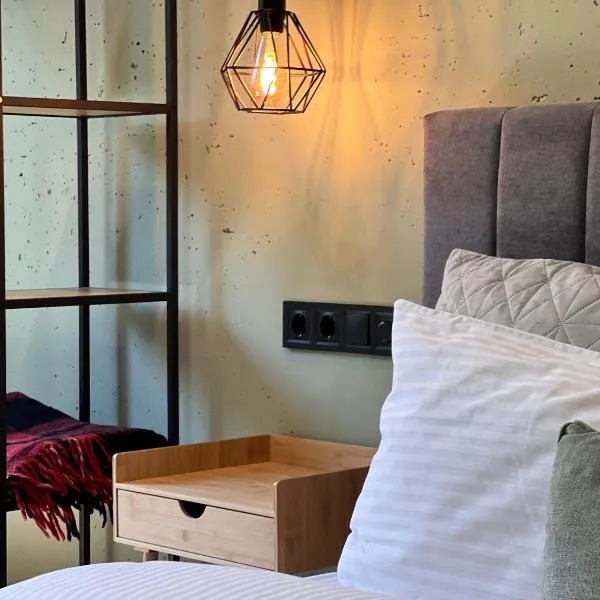 GNIZDO Loft Apartment Chernihiv near Val, Historic Center，位于切尔尼戈夫的酒店