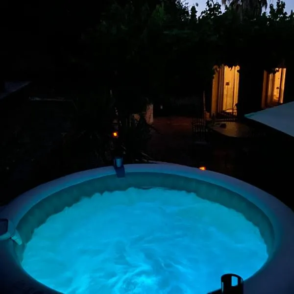 Suite privée vue mer et spa à 10 min des plages,位于孔格林的酒店