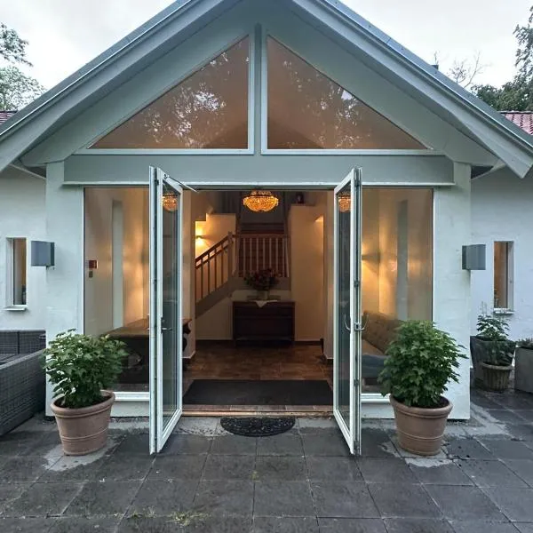 Kronovall Park Residence，位于Skåne-Tranås的酒店