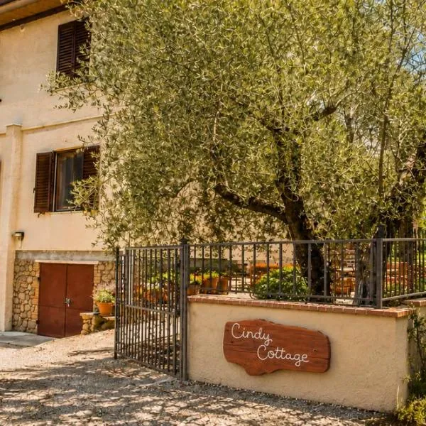 Cindy Cottage Holiday Home，位于Giuncarico的酒店